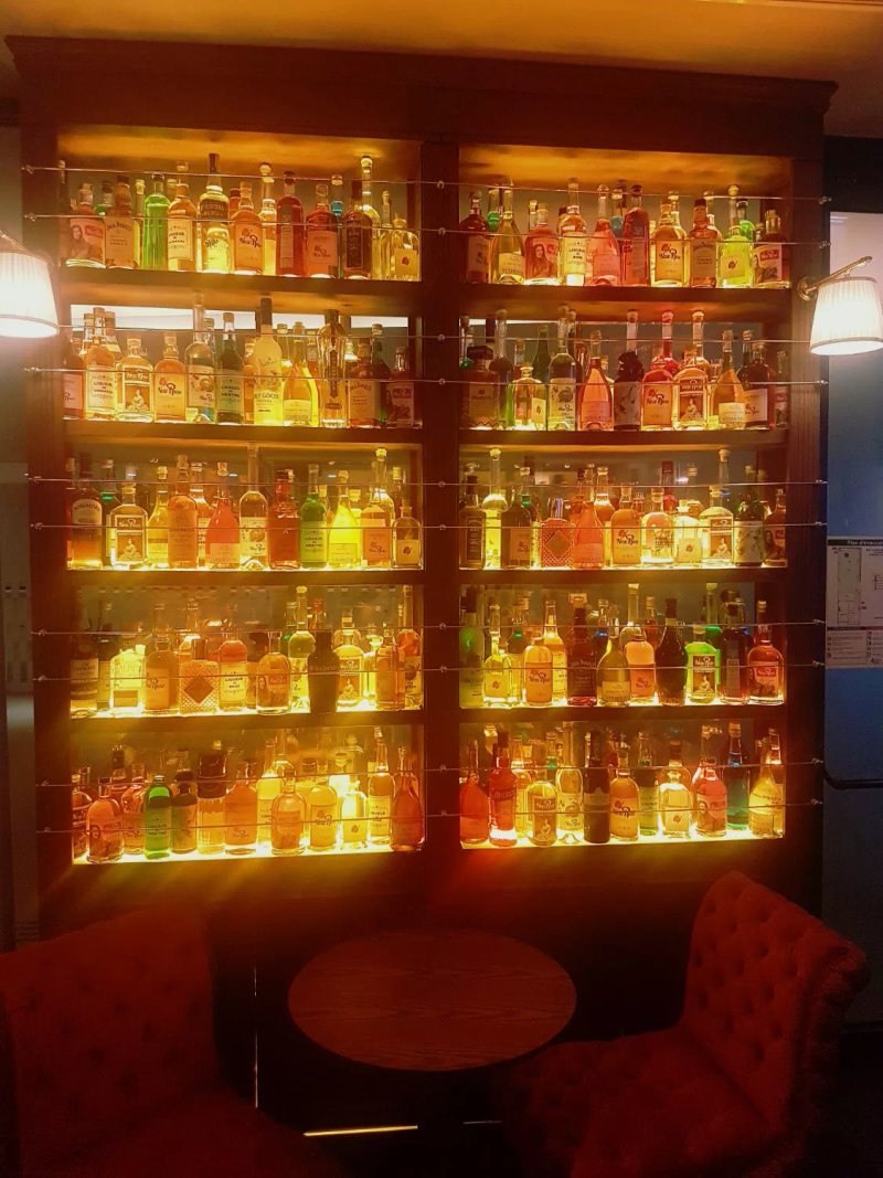 New Rose Cocktail Bar