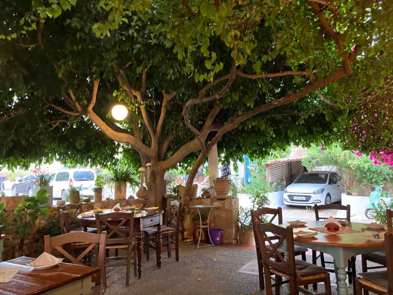 Milos Taverna