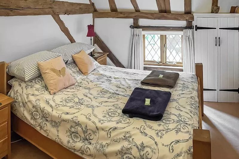 6 bedroom accommodation in Plaistow, near Petworth