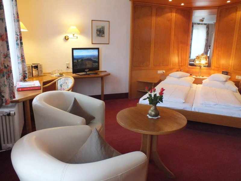 Hotel Gasthof Zum Weyssen Rossle