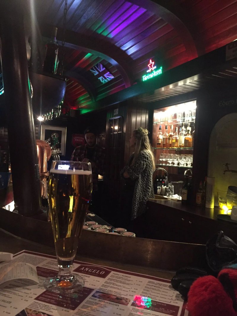 Eden's Pub