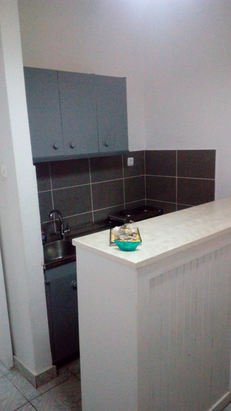 Lions 2 Studios & Apartments