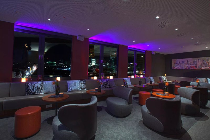 me and all Lounge