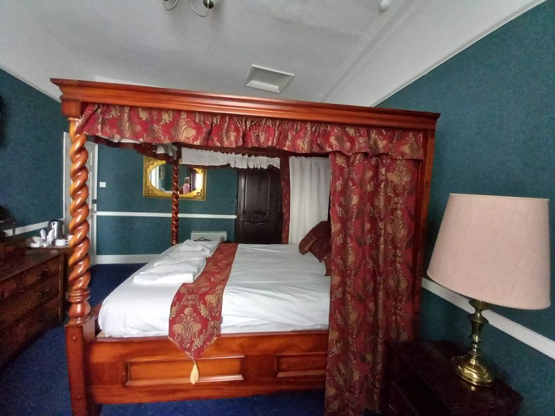 The George Hotel