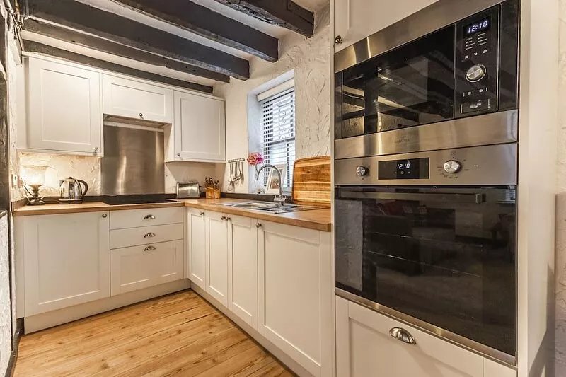 Entire 2 Bedroom Cottage in Whitby