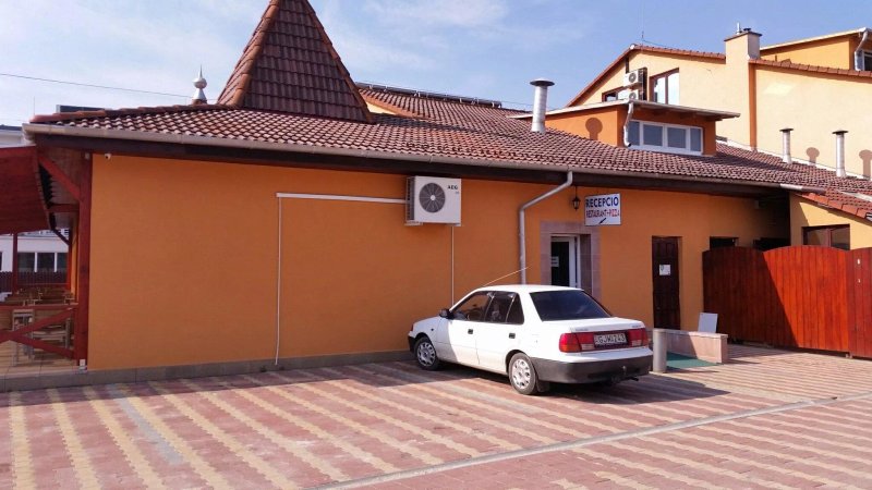 Hungaria Panzio Hotel