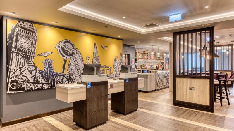 Premier Inn London Waterloo (Lambeth Road) Hotel
