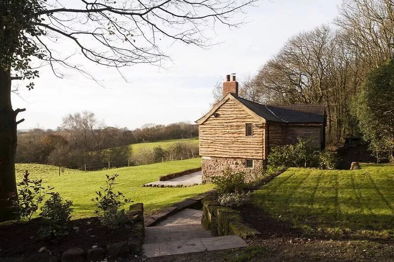 Pheasants Nye privacy but not isolated  on Peckforton hills
