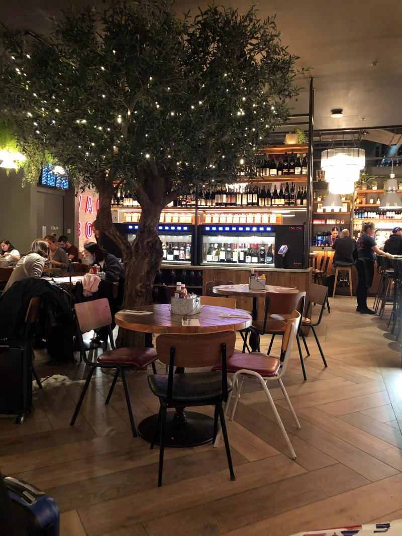 Vagabond Bar And Kitchen