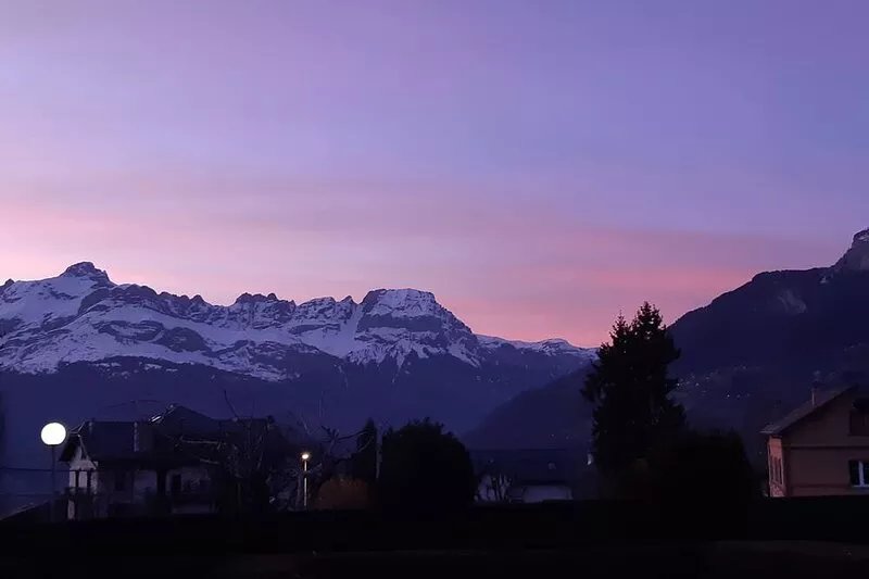 STUDIO DRC terrace and garden-500m from the city center-30m Mont Blanc Tramway
