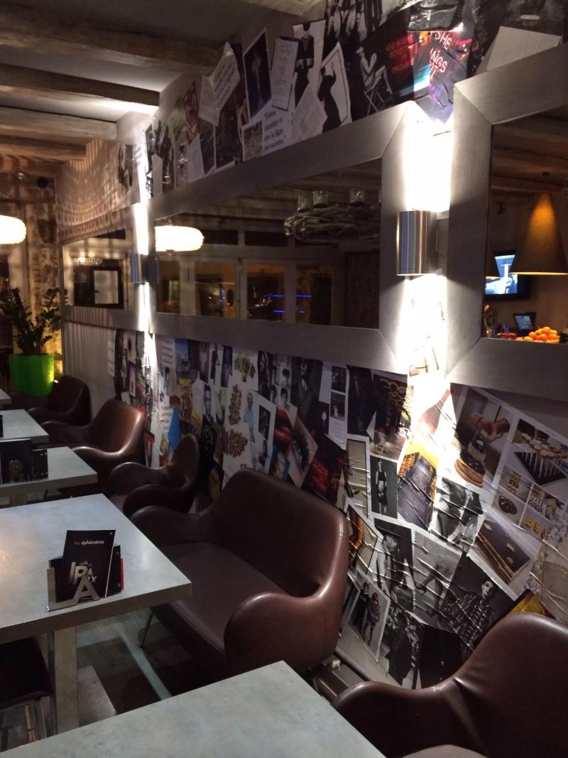 Cafe de la Paix