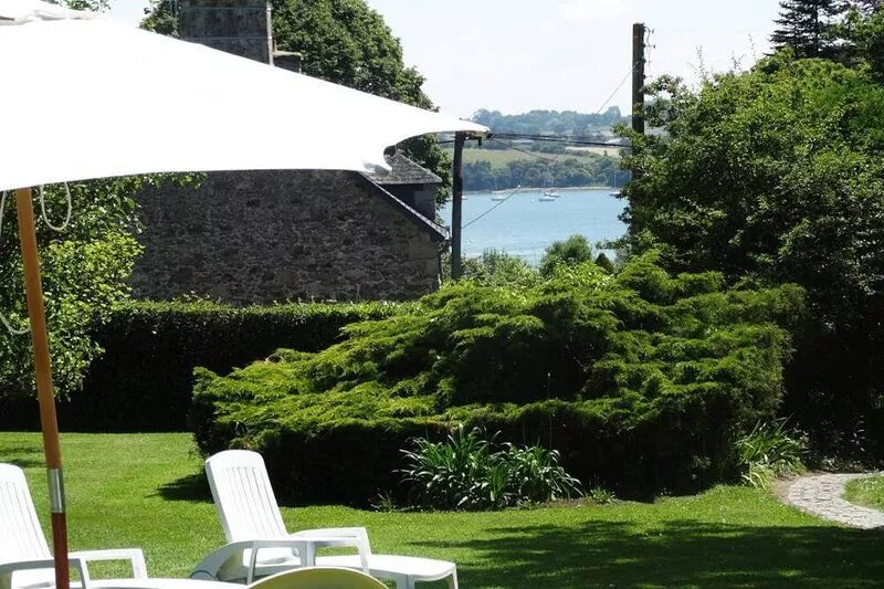 5min Dinard 'EDEN COVE' charming renovated 18th stone Cottage Beach Garden