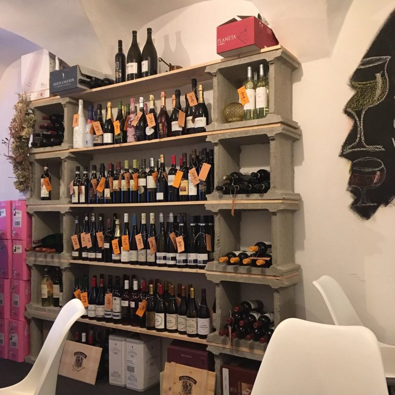 Vinoteka, kavarna Hroznovka