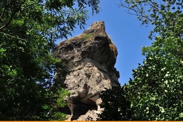 Grottes Troglodytiques de Perrier