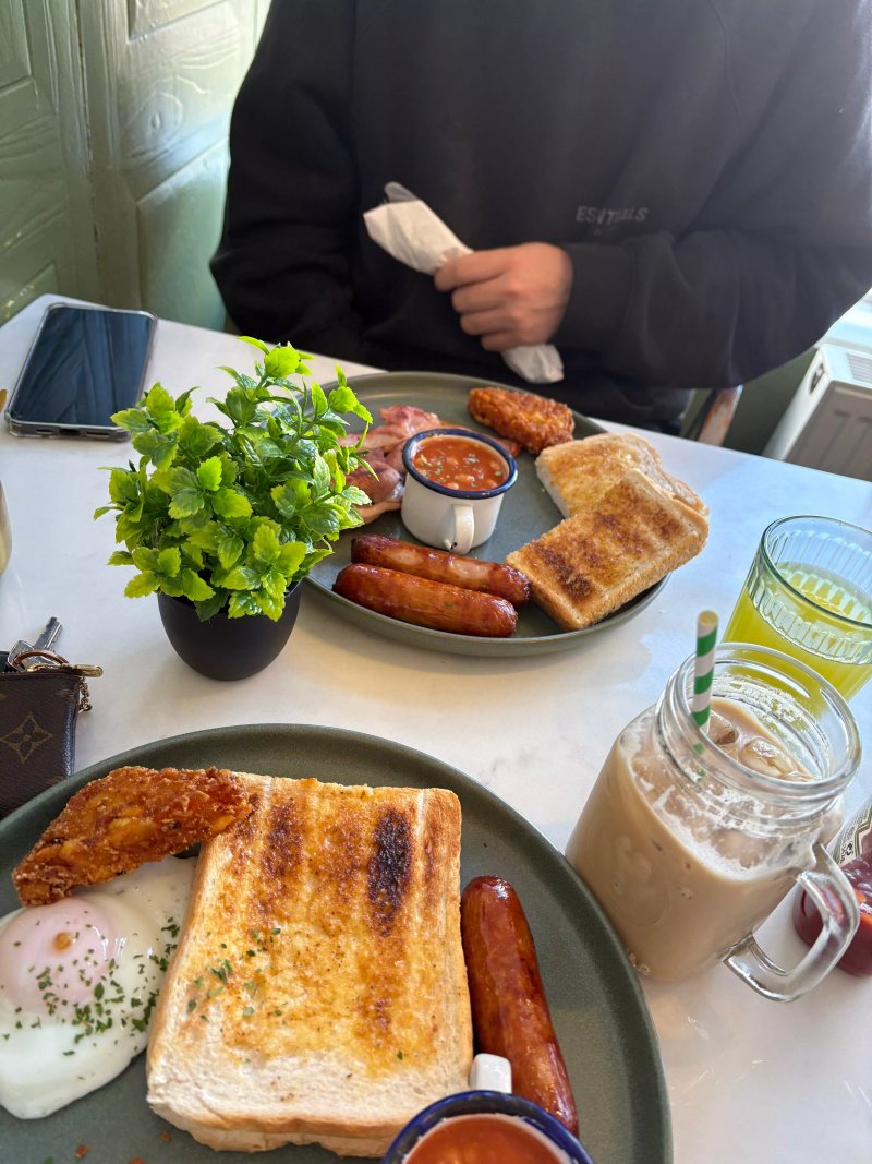 The Flowerpot Cafe