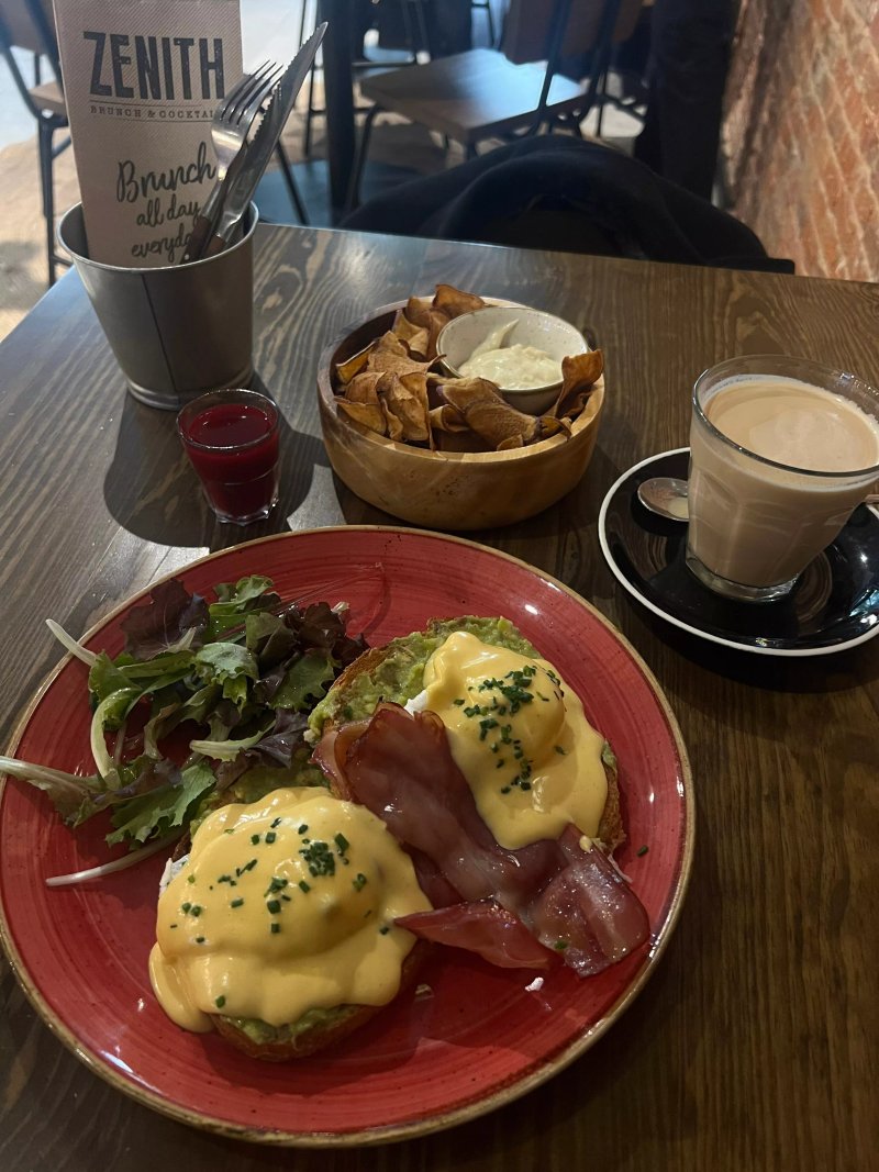 Zenith Brunch & Cocktails - Desengano