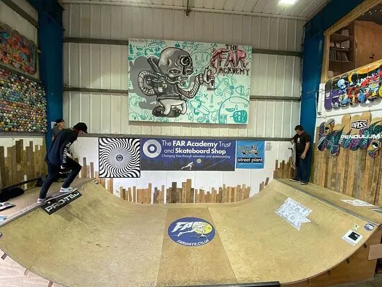 FAR Skateboard Shop