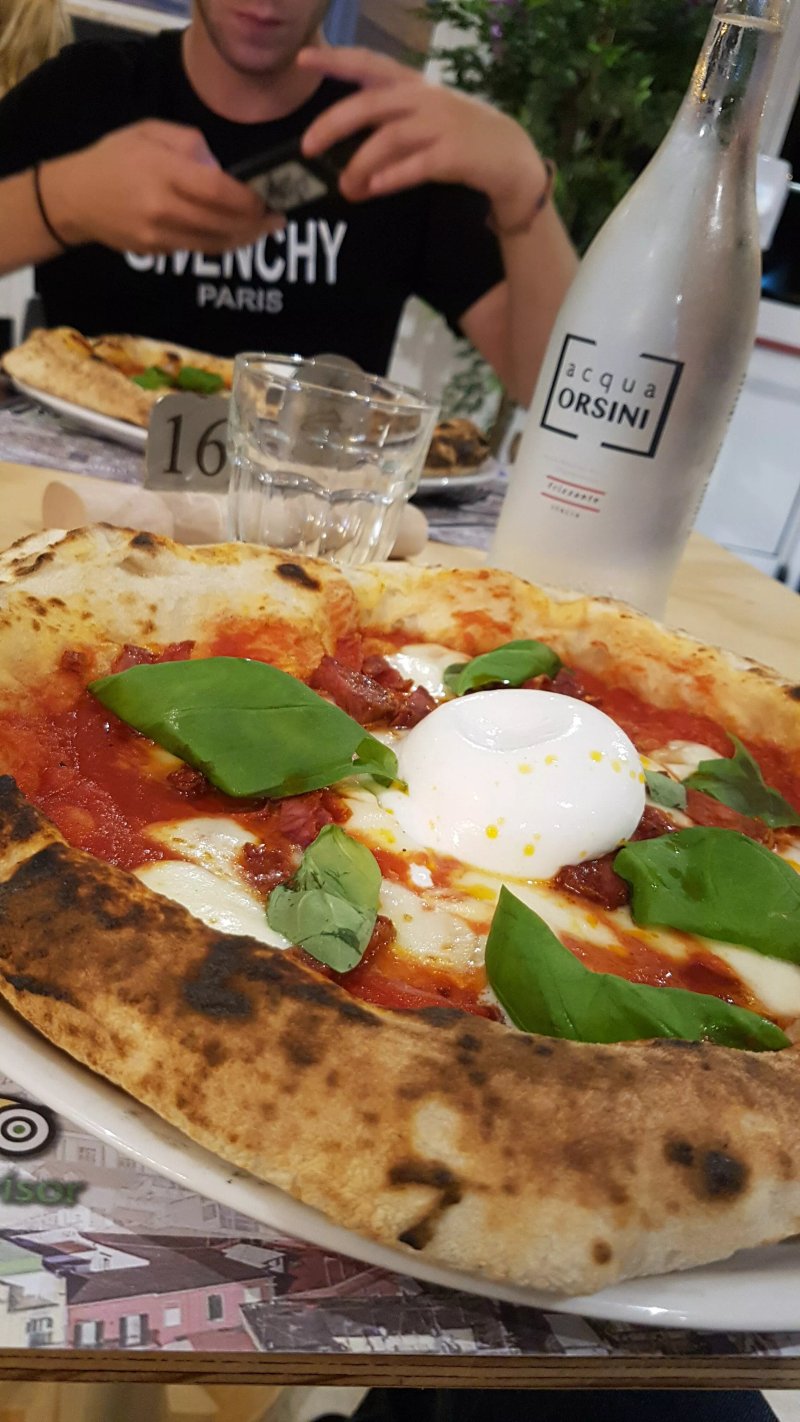Pizzeria SpaccaNapoli Torre Santa Sabina