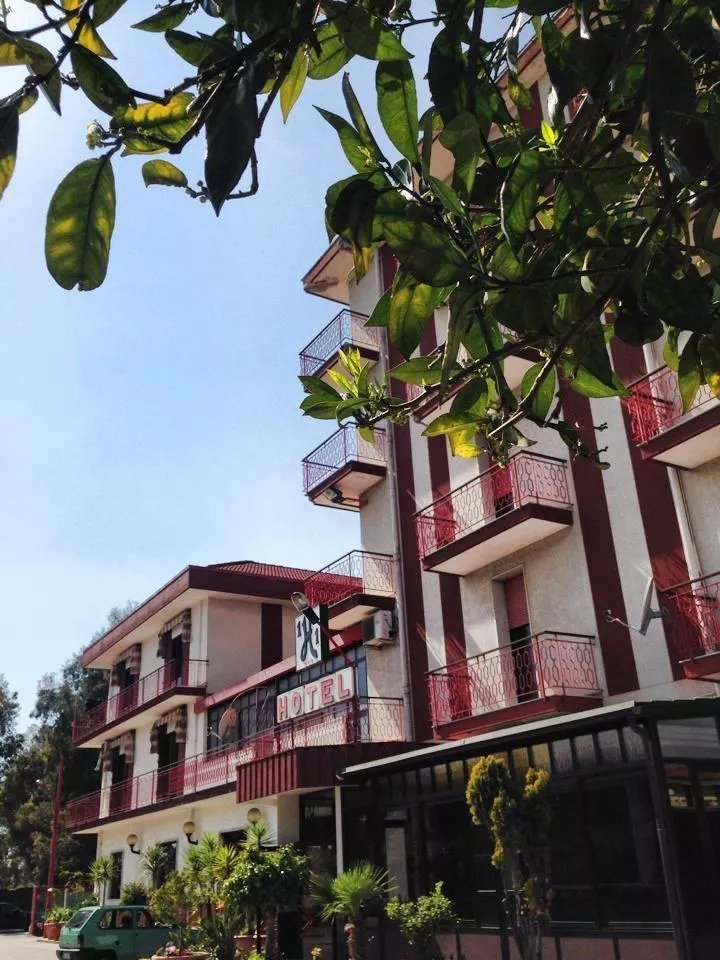 Hotel 1+1 Di C. Costabile & F.lli Sas
