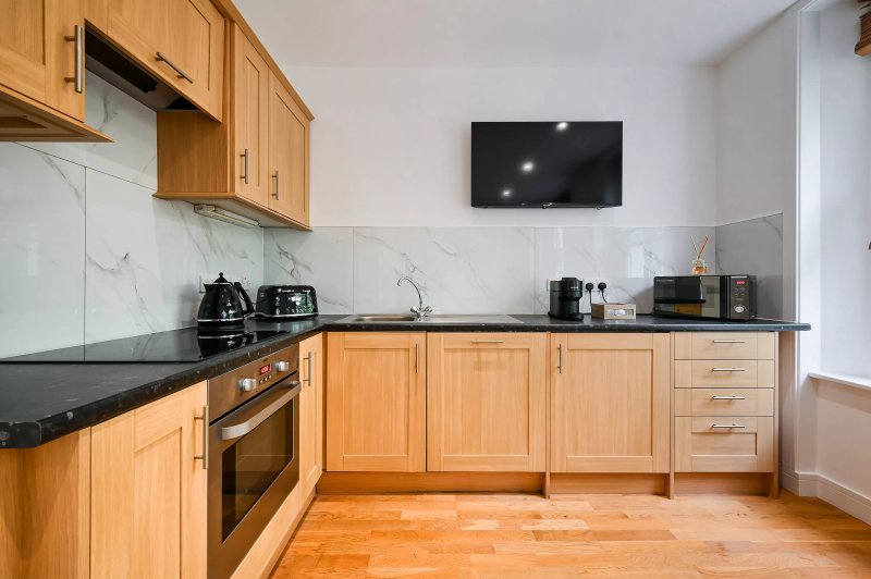 Avari Apartments - Gray's Collection