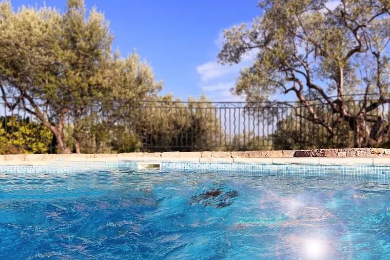 Charming Provence Villa La Passe: Luxurious Pool Retreat Near Claviers