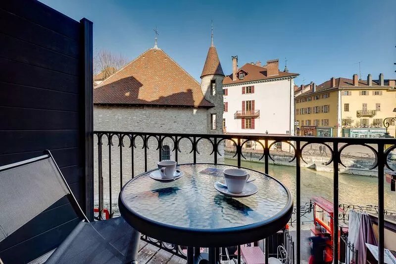 Le Balcon Perrière I - Charming apartment with direct view of the Thiou