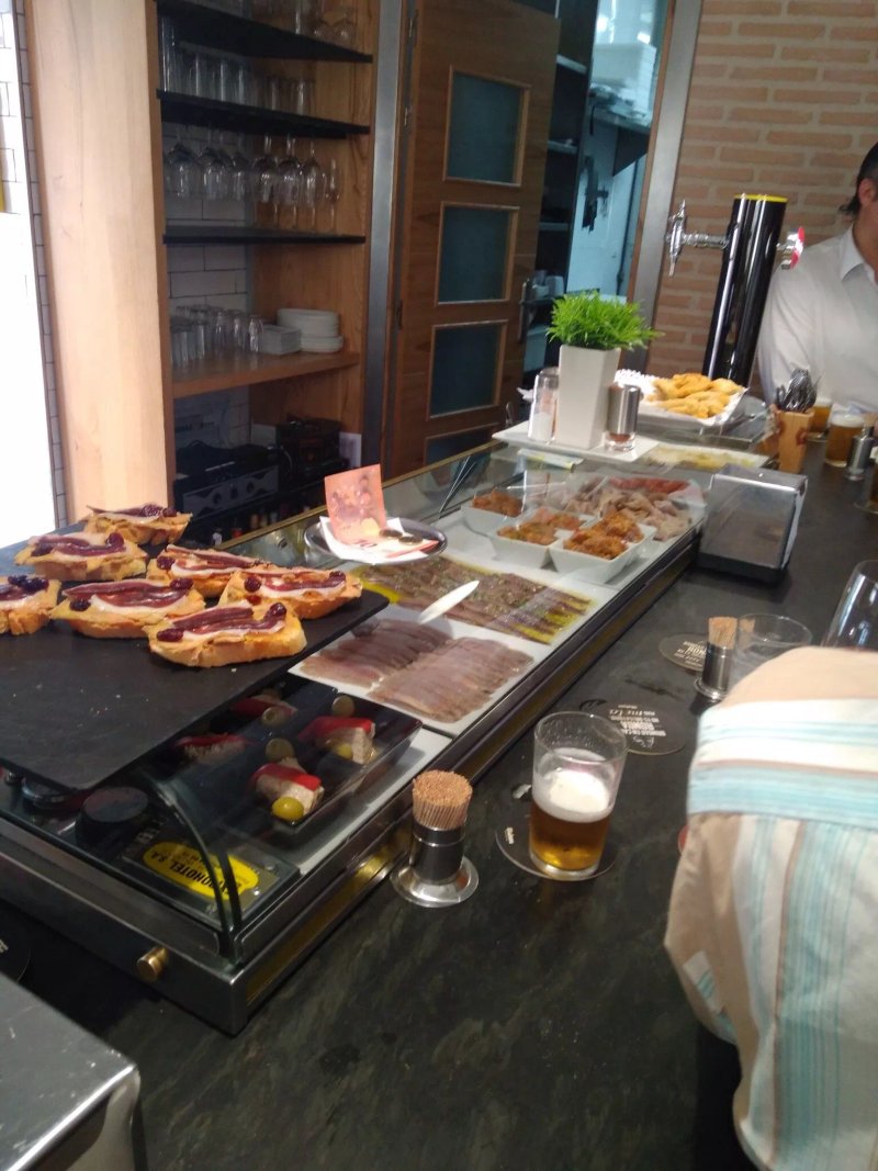 Las Bolas bar