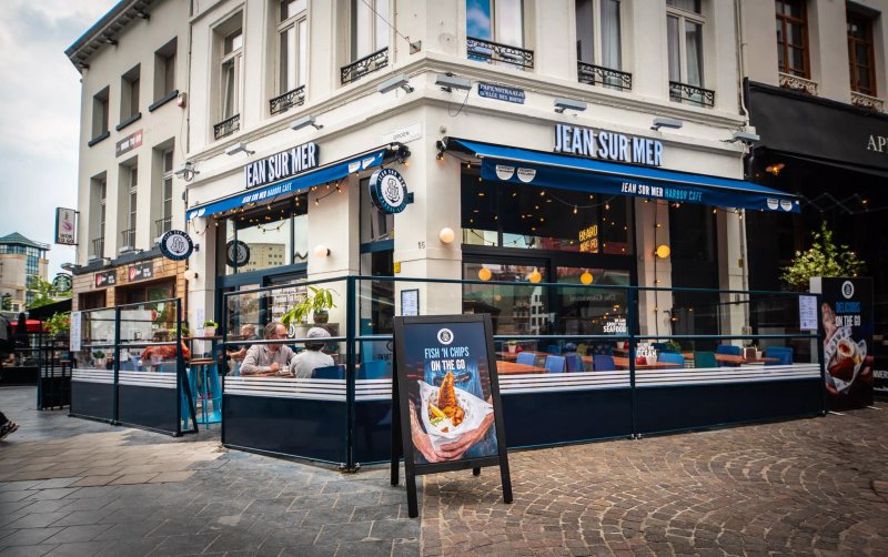 Jean sur Mer Harbor Cafe