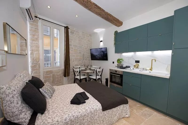 Appartement Rénové Vieille Ville Antibes