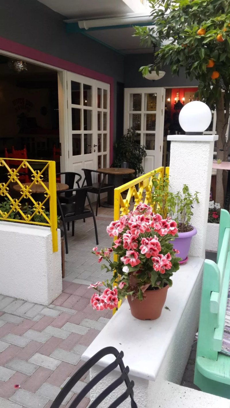 Najbarajo Cafe Bar