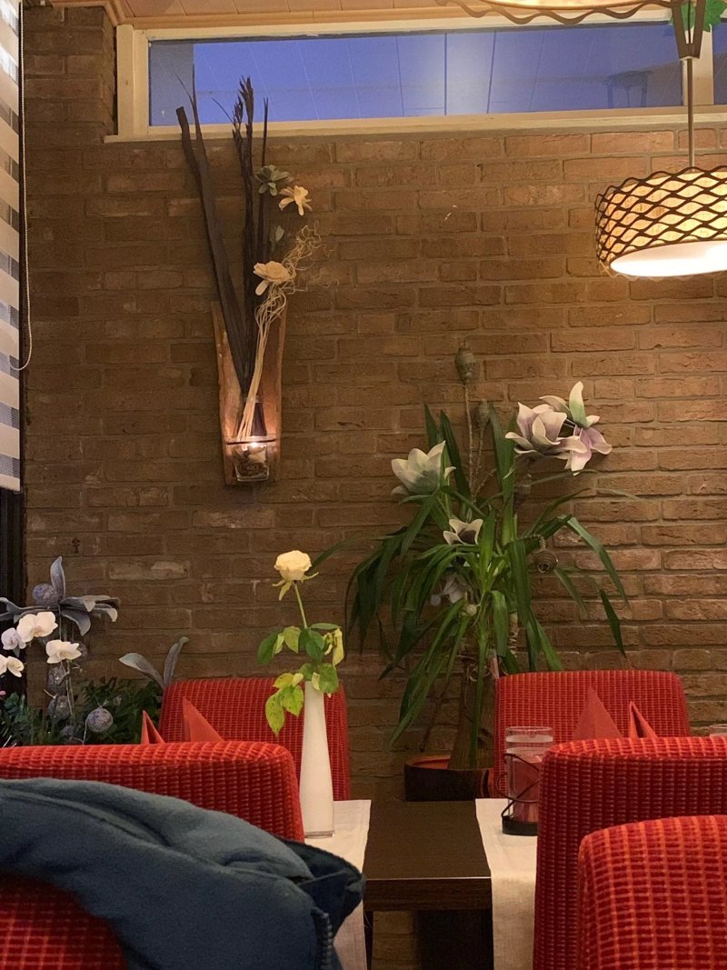 Restaurant Side