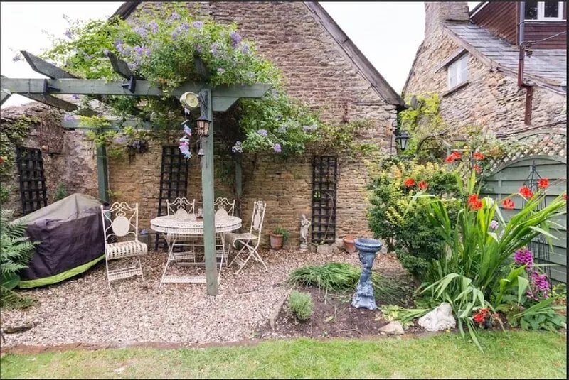 Tudor Cottage in the beautiful Cotswold town of Fairford Gloucestershire