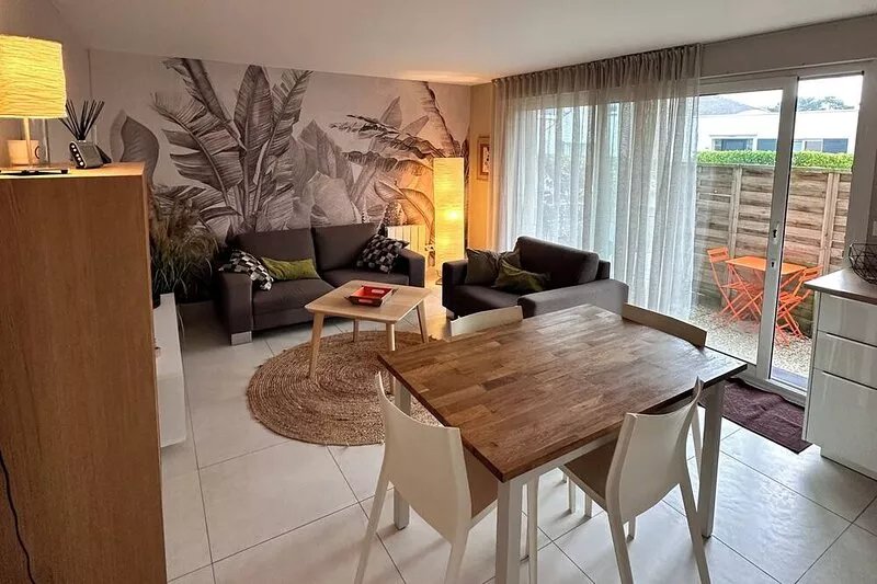 2 steps from the beach, pleasant, quiet and with terrace