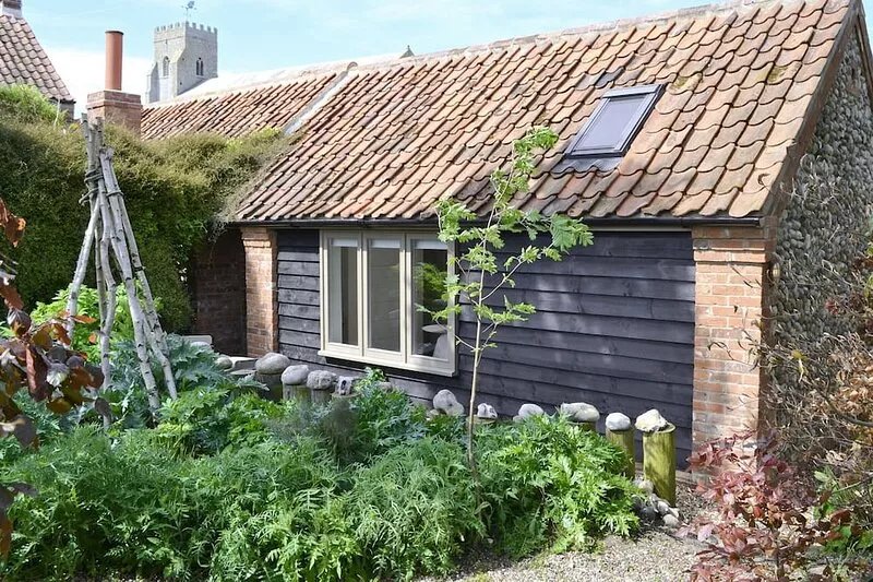 From this coastal hideaway for two, discover all that the North Norfolk Coast