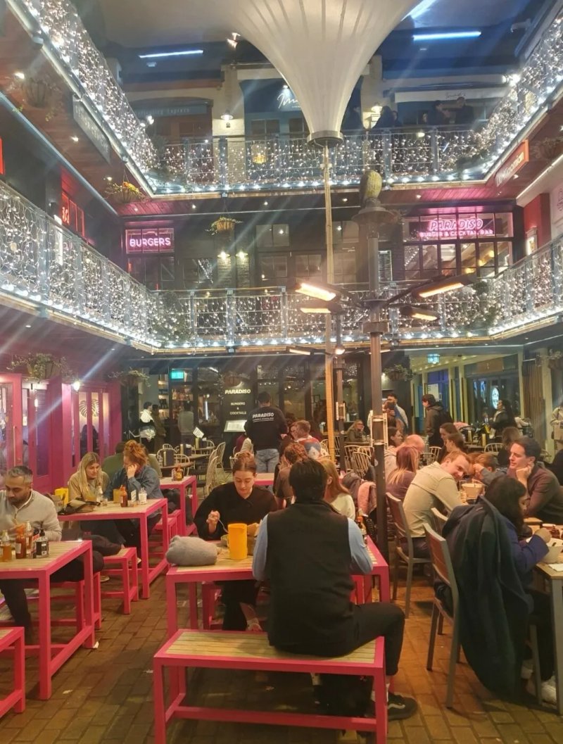 Kingly Court