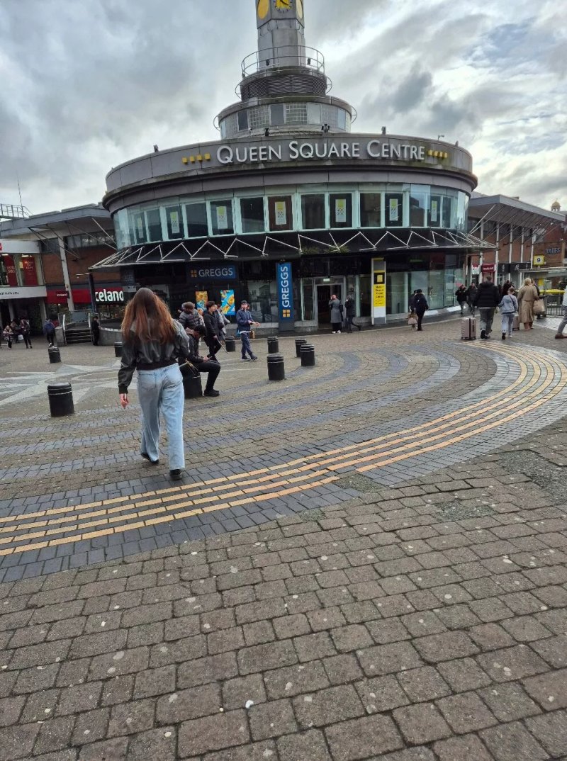 Greggs - Queens Square Bus Station