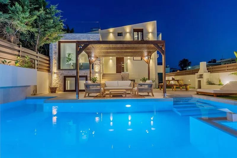 100m from the beach, kids pool, ping pong, sauna & gym, private sun beds!