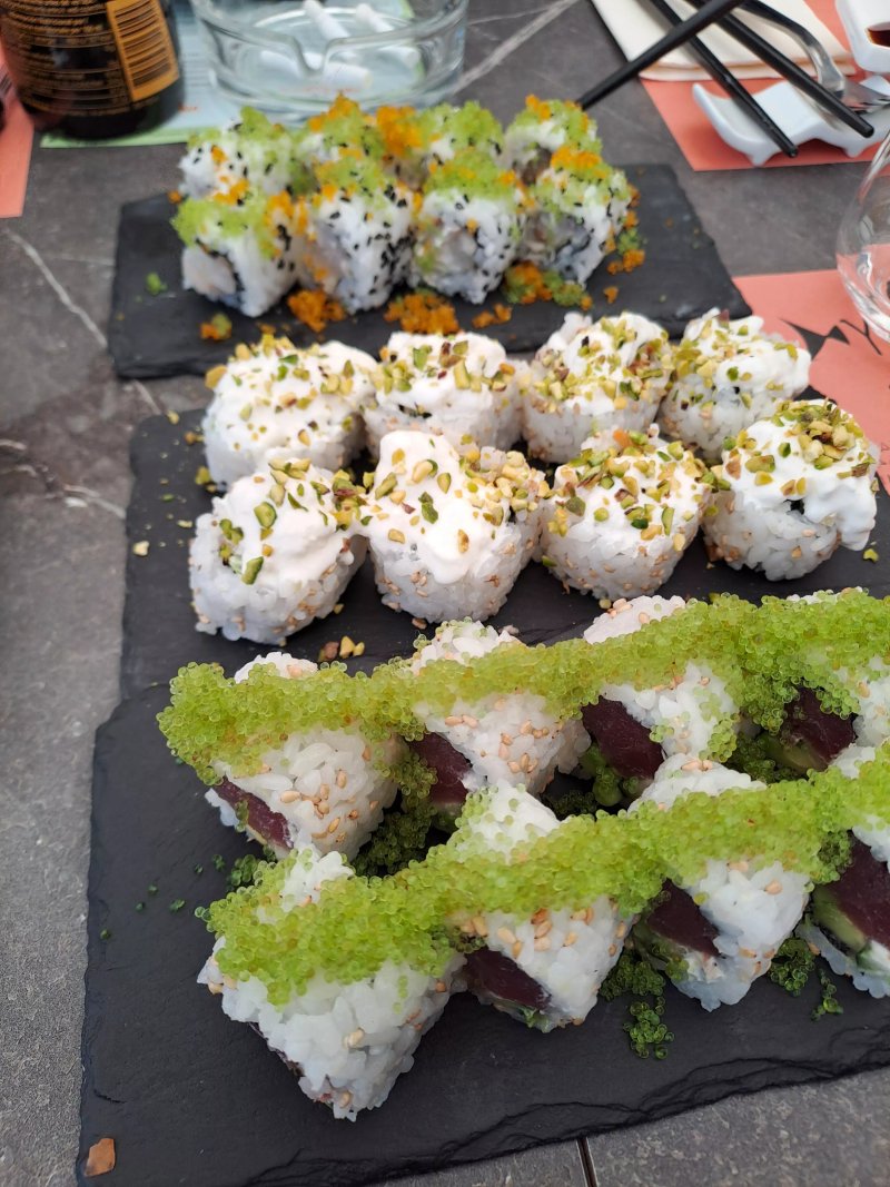 Yoshi Sushi Bar