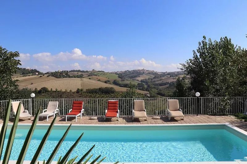 Villa Ruffini with swimming pool, 4 rooms, 14 people, panoramic view near the