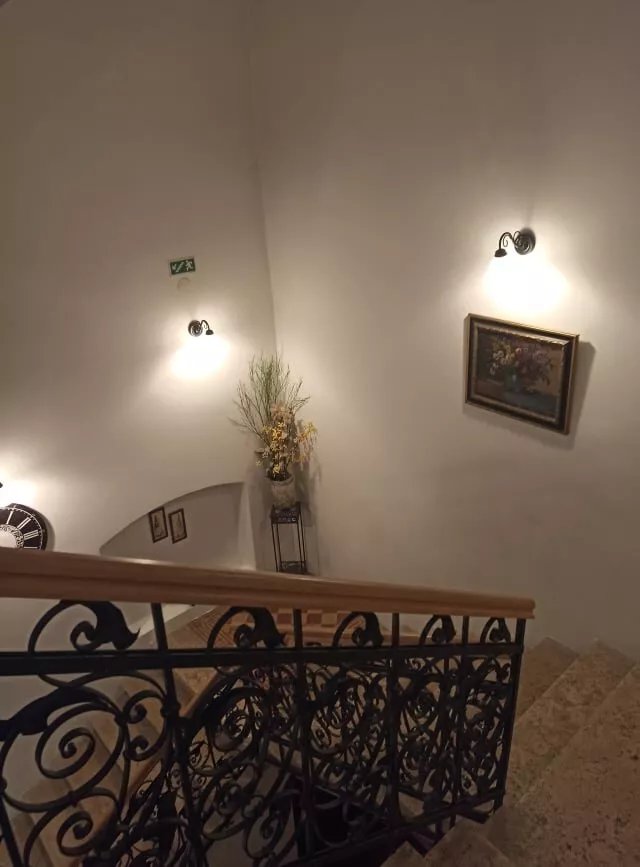 Madi Kuria Hotel