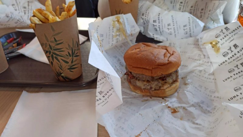 Luna Park burger