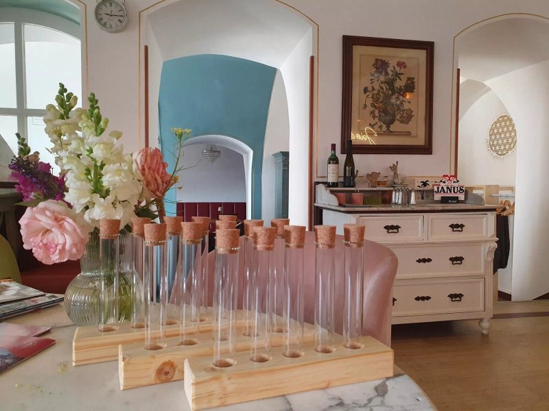 Janus - Kitchen Und Bar