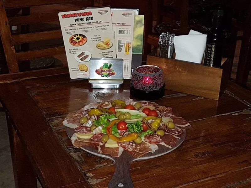 Caffe & wine bar ''Kantun''