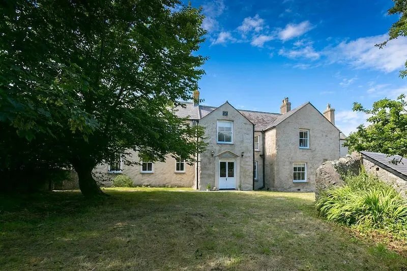 Llangwyfan Isaf -  a coastal that sleeps 8 guests  in 5 bedrooms