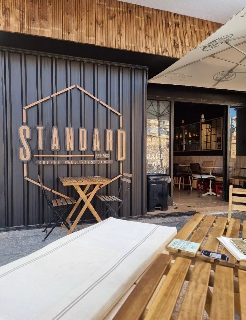 Standard Coffee And Vinyls Club