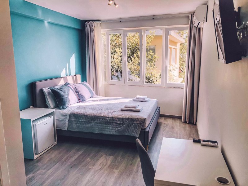 Raise Boutique Rooms In Center Of Athens