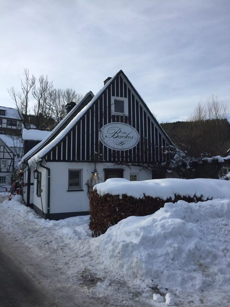 Cafe Backes