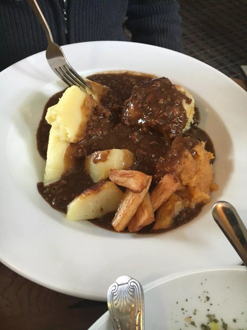 The Three Horseshoes