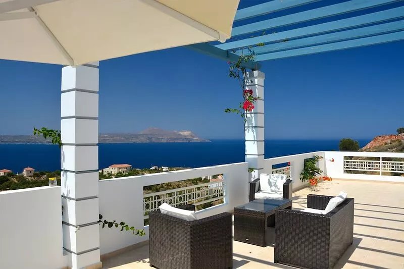 Villa in Crete, new swimming pool, infinity swimming pool; panoramic sea view.