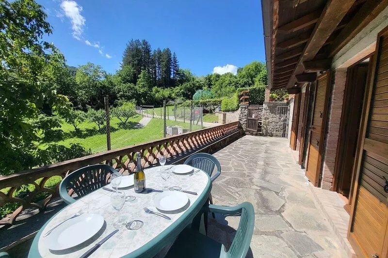 Very private Sympathetically Restored Barn With Private Pool, Country Views WIFI